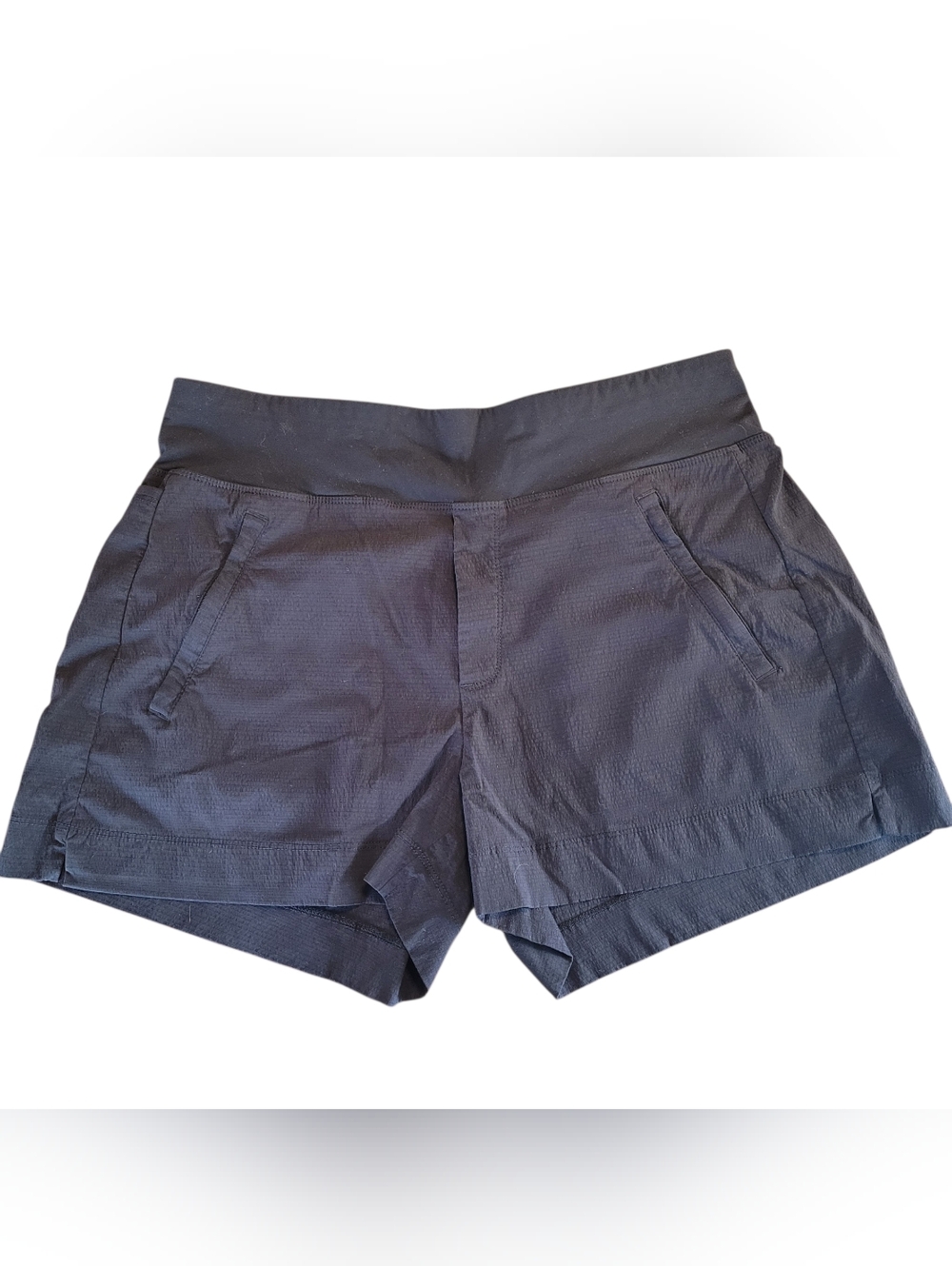 Athleta Trekkie North Black Shorts - 12.       Y13